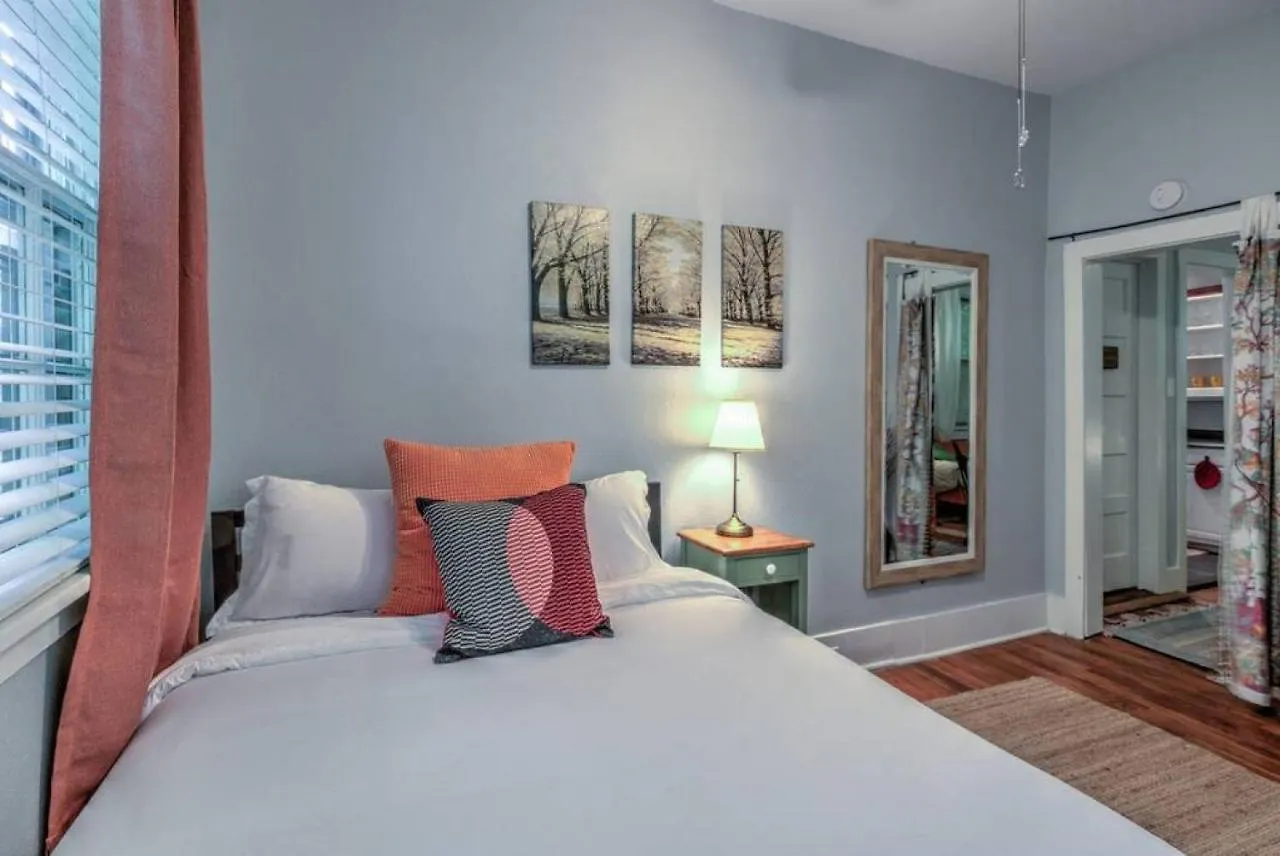 Urban Zen Great Location Apartment Memphis
