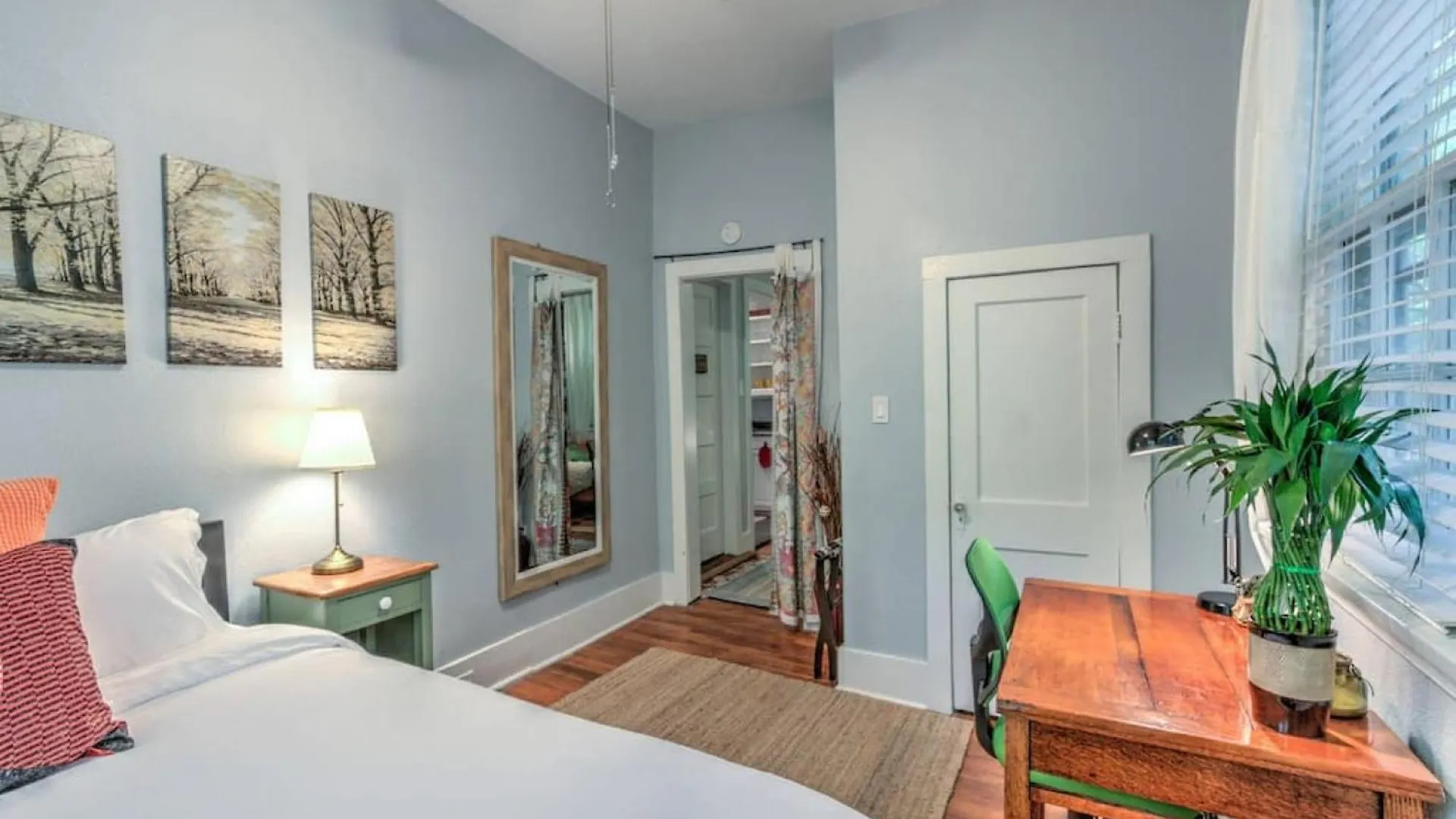 Urban Zen Great Location Apartment Memphis